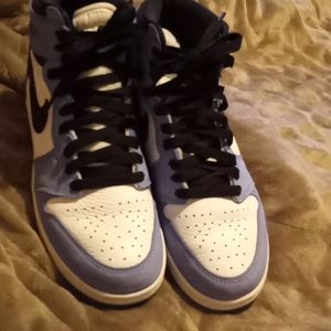 Jordans university blue size 6 youth worn once